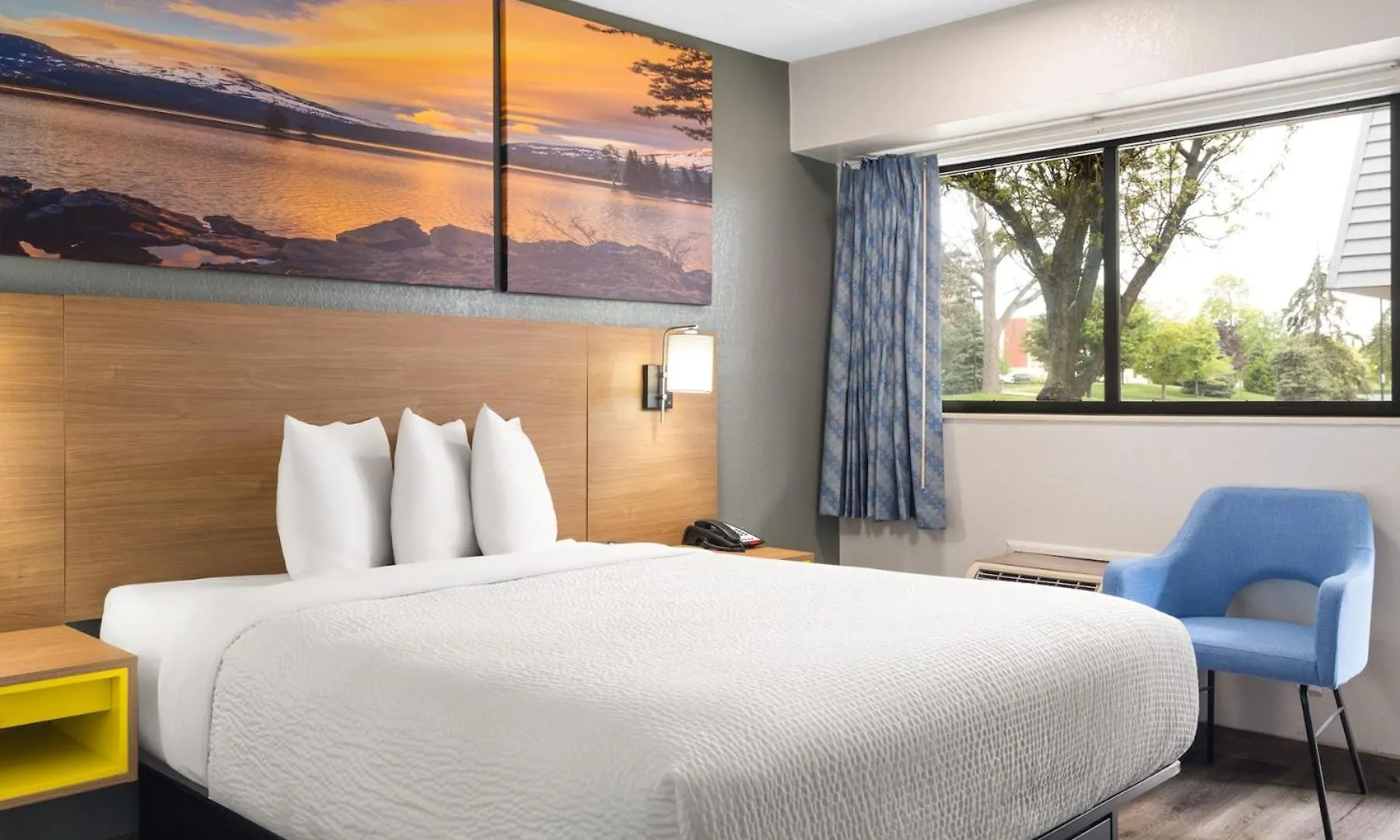 Days Inn By Wyndham Columbus Worthington 2*,