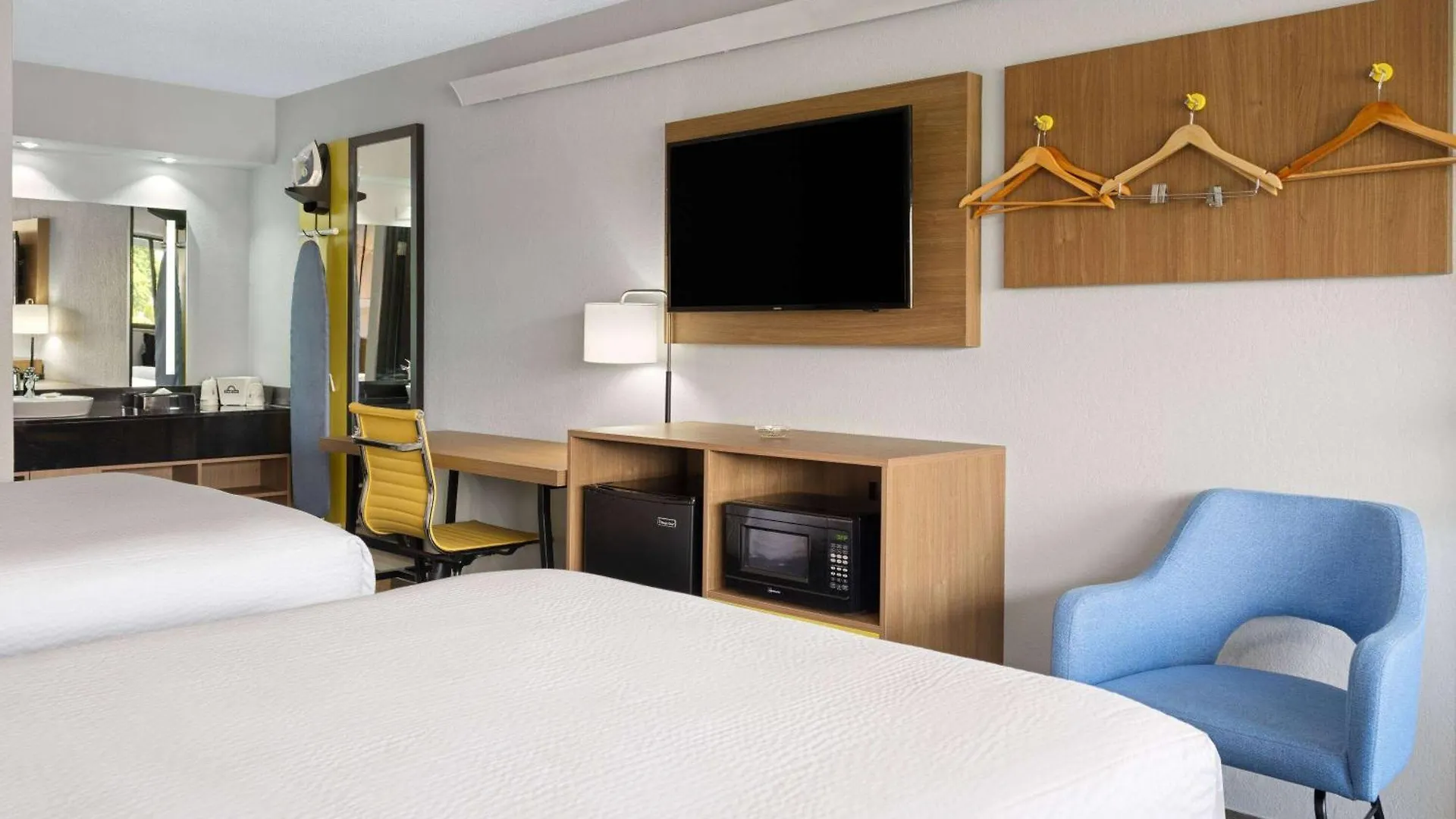 Days Inn By Wyndham Columbus Worthington 2*,