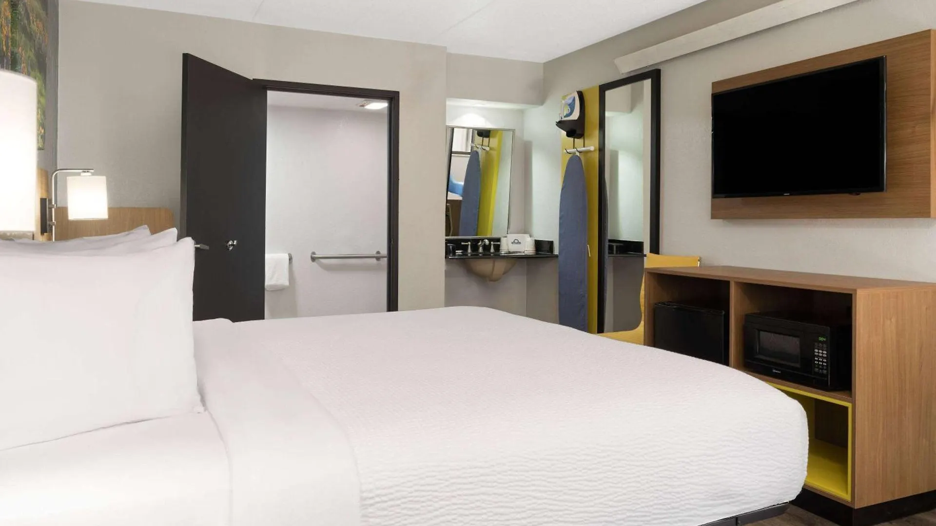 Days Inn By Wyndham Columbus Worthington Hotel