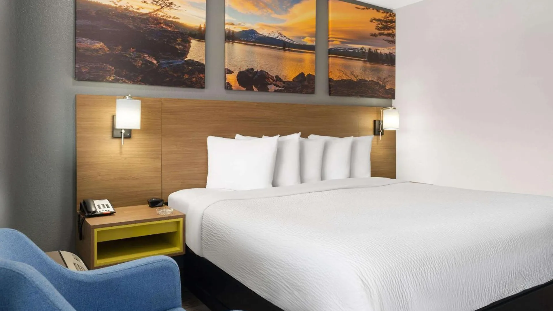 Days Inn By Wyndham Columbus Worthington USA